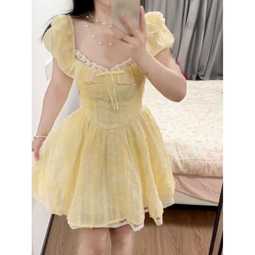 Vestito corto giapponese dolce