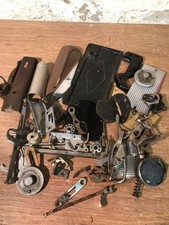 Lotto lavoro 131a vintage Singer ricambi macchina da cucire piastre piedi viti pacchetto