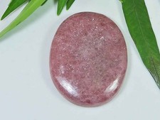 Pietra preziosa ovale cabochon