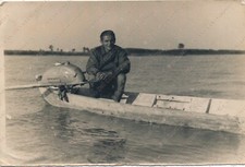 CREMONA Ragazzo in motoscafo