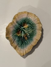 Antico piatto in foglia di