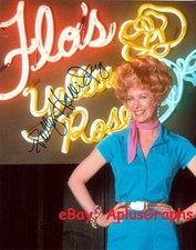 POLLY HOLLIDAY... come Flo