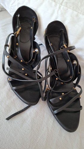 Gucci sandali neri borchiati