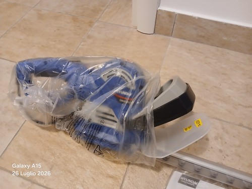 Nuovo tagliasiepe elettrico