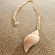Collana vintage Avon crema