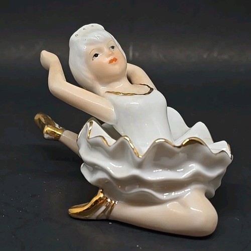 Statuina ballerina ballerina