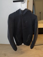 Black Nike tech Fleece Size