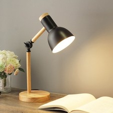 Lampada da tavolo in legno e