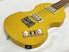 Basso violino vintage Greco VBS-500 MIJ usato giallo HH corpo solido 30" 3,19 kg con GB