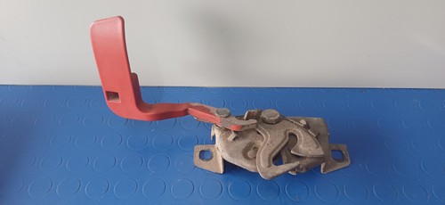 Gancio cofano anteriore