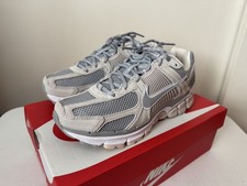 Nike Air Zoom Vomero 5 Light