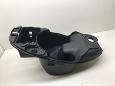 VANO SOTTO SELLA PORTA CASCO