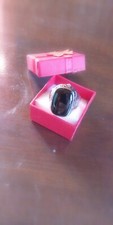 Anello con pietra onice naturale nera centrale, in argento 925