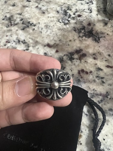 Anello custode cuori cromati