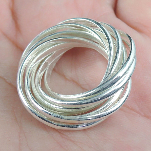 Gioielli con anello infinito