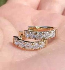 Orecchini a cerchio huggie