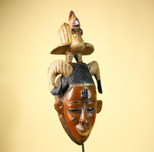 Grande maschera in gomma con