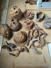 ww1 - Lotto elmetti italiani adrian+austriaco+vari pezzi crestini