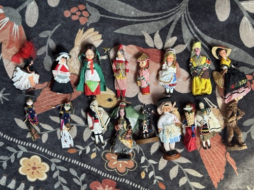 Bambole souvenir vintage
