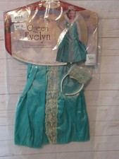 Queen Evelyn Costume by