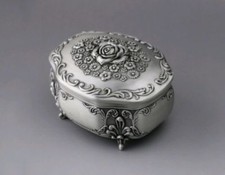 MUSIC BOX IN LEGA DI LATTA