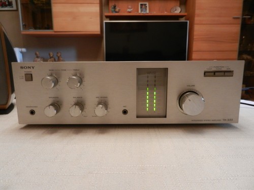 Amplificatore stereo integrato