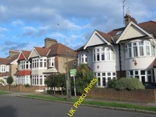Photo 6x4 Park Drive, N21 (3)