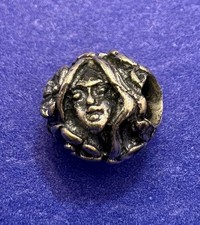 Perlina Trollbead Pollicina