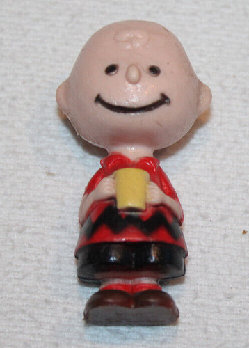 Peanuts charlie brown pvc - charlie,