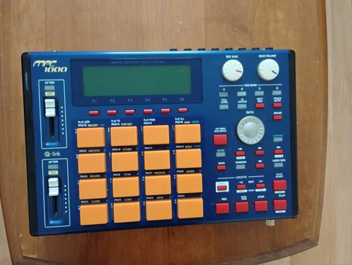 Akai mpc 1000 - akai,