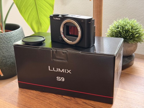 Panasonic lumix nera - dc-s9,
