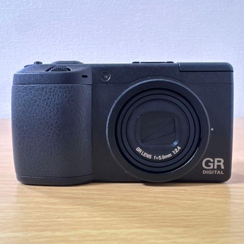 Fotocamera digitale compatta