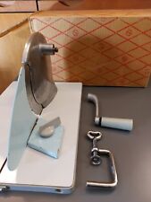 Anni 50 antica affettatrice manuale per pane vintage Rostgeschûtzt 1950