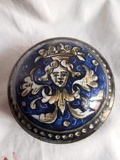 antico cofanetto in ceramica