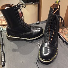 Dr Martens 1490 stivali in