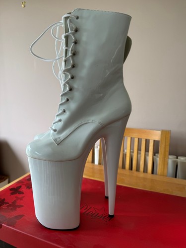 Pleaser beyond 1020 - pleaser,