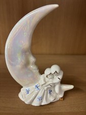 Statuina in porcellana di