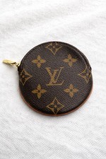 Louis Vuitton Monogram Round