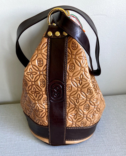 Nuovo con etichette - , ~