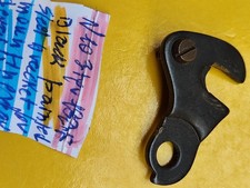 SUPPORTO ACCIAIO VERNICIATO NERO PER MONTARE DERAGLIATORE POSTERIORE STAFFA BICI ACCIAIO