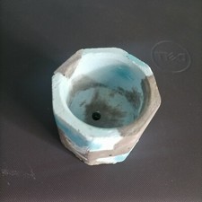 Nuovo piccolo vaso quadrato in