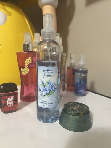Bath and body - bath, fresia