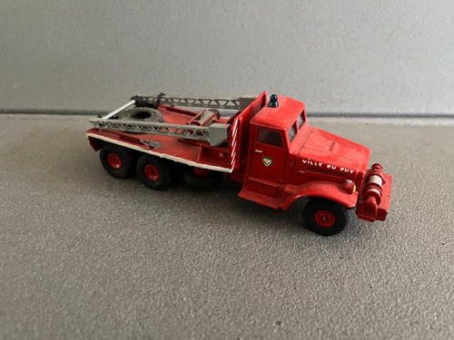 Vecchio camion miniatura - in,