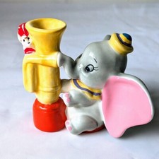 Disneyland Dumbo statuina in