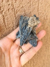 Minerali *** VENTAGLI di CIANITE NERA BRILLANTE