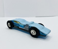 Rara auto in legno Huhg Hot