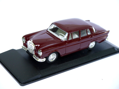 Mercedes 111 pinna 220 se - pinna,