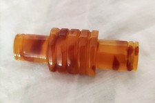 Spilla art deco bachelite butterscotch Firma Dellaruara Made in Italy  7x2,5 cm.