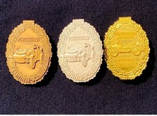 Lotto di 3 Distintivi anni 70 Raduno Mezzi Militari Tedeschi ww2 Kubelwagen KMVC