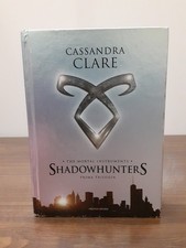 CASSANDRA CLARE -